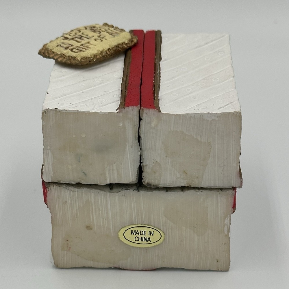 House of Lloyd Christmas Around the World Resin Nativity Gift Box Red Bow 2.25" - Picture 10 of 10